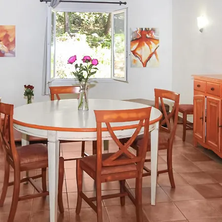3 Bedroom Amazing In Holiday home